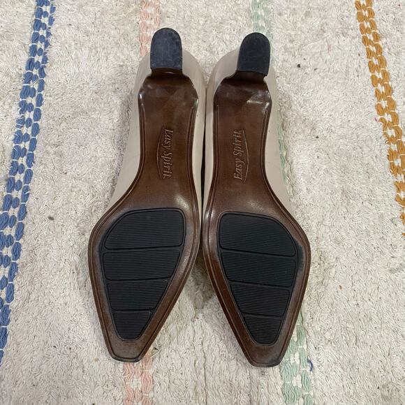 Easy Spirit Leather Heels Bundle Size 7 AAA Navy, Beige and White Low Heel Pumps - Picture 5 of 16